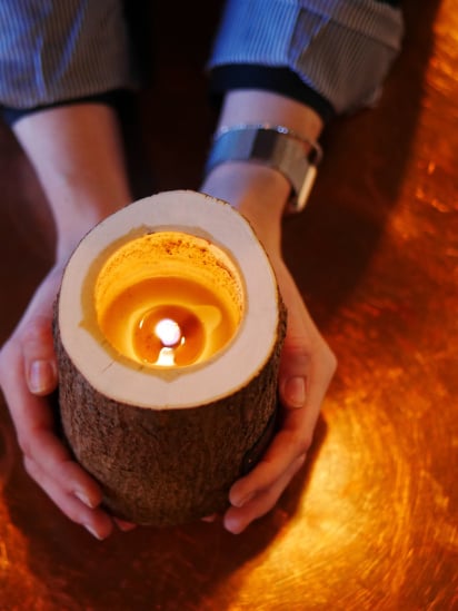 WOOD MOOD ­Інтер'єрна свіча в дереві із фактурною корою модель 1122300000 — фото 4 - INTERTOP