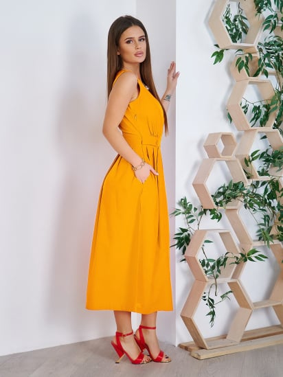 Сукня міді ISSA Plus модель 11757_mustard — фото - INTERTOP