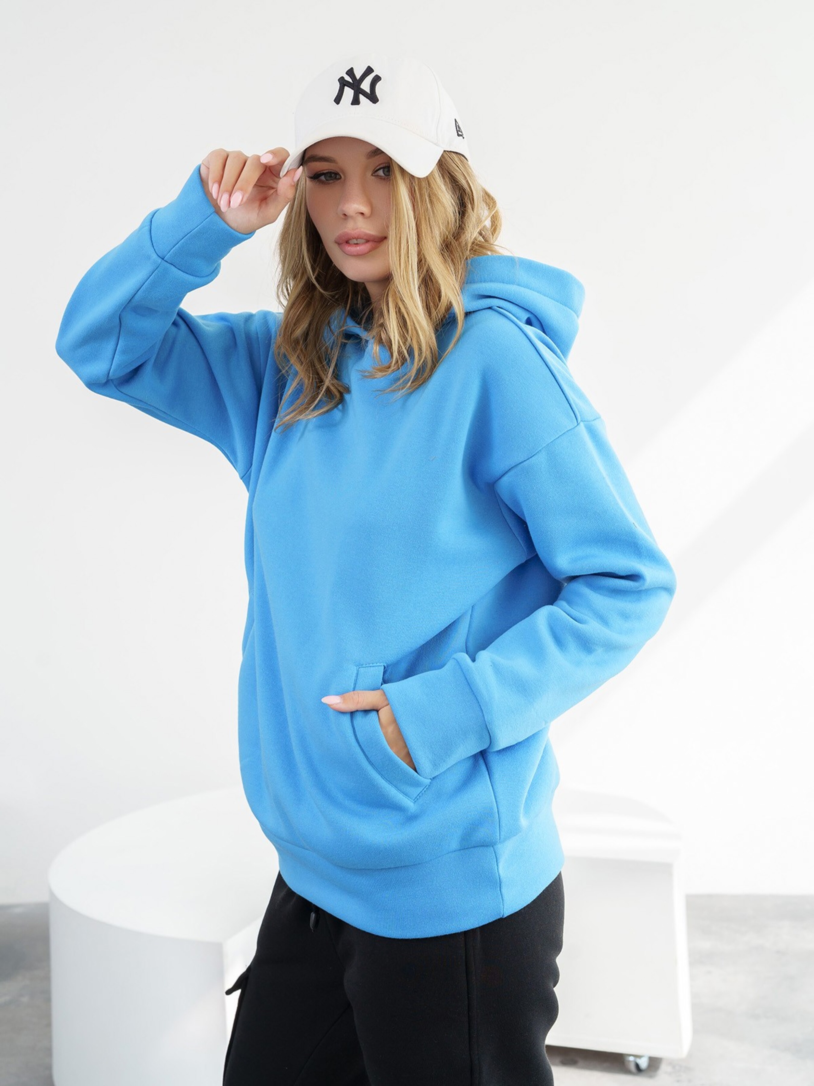 

ISSA Plus Худи (13563_blue) Женское, цвет - Голубой, материал - Флис