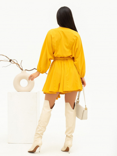 Платье мини ISSA Plus модель 13680_mustard — фото 3 - INTERTOP