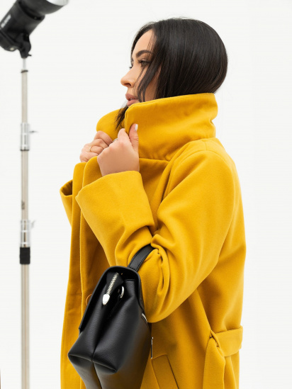 Пальто ISSA Plus модель 13711_mustard — фото 4 - INTERTOP