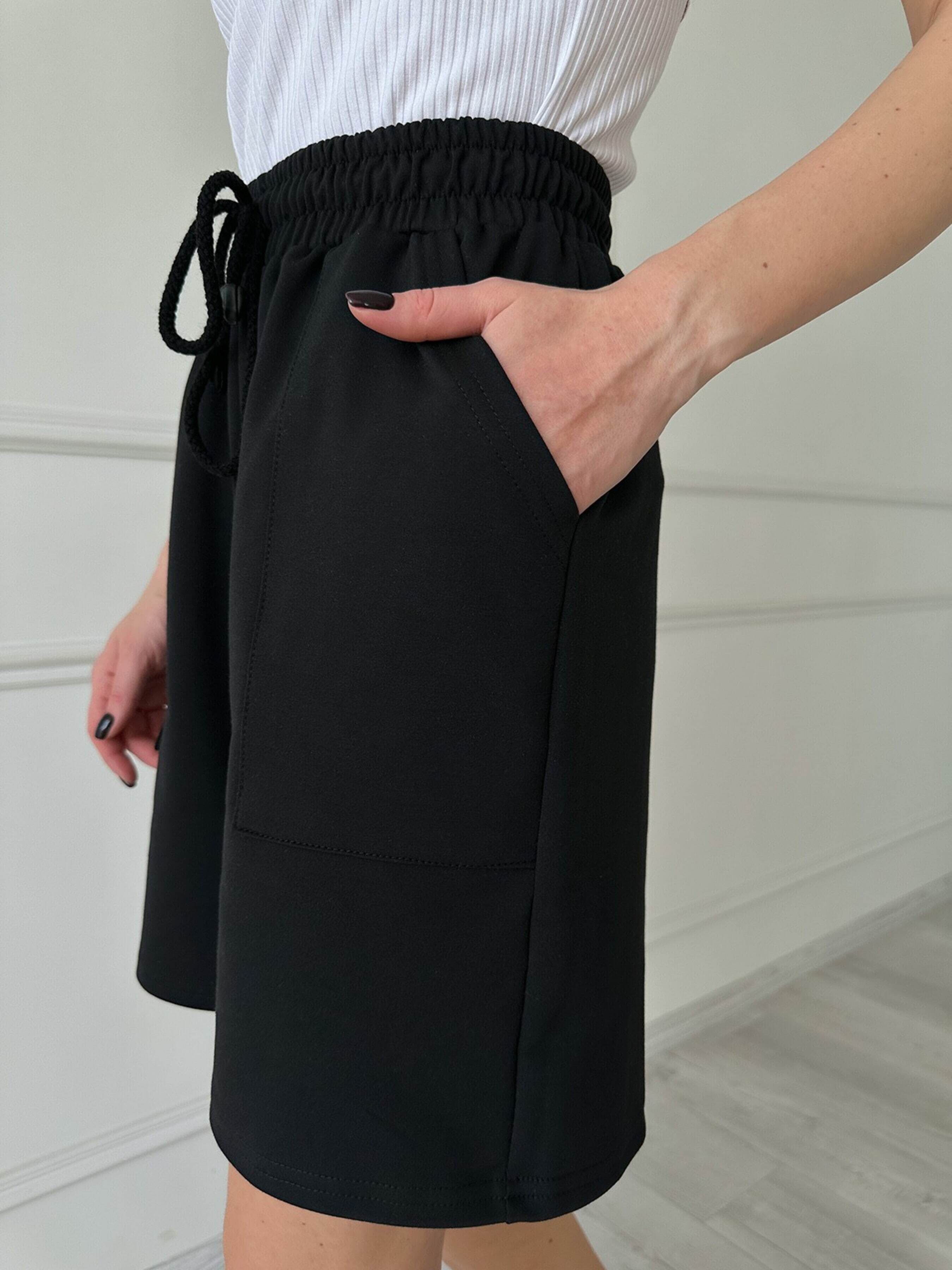 

ISSA Plus Шорти (13820_black) Жіноче, колір - Чорний, матеріал - Без підкладки