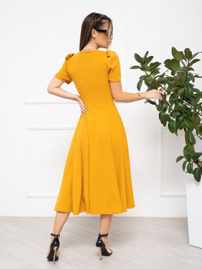 Сукня міді ISSA Plus модель 13933_mustard — фото 3 - INTERTOP