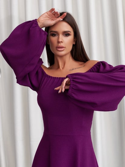 Сукня міді ISSA Plus модель 14382_фиолетовый — фото 4 - INTERTOP