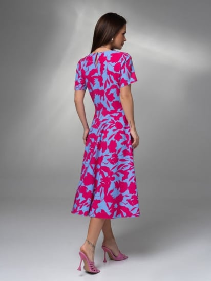 Платье миди ISSA Plus модель 14619_голубой_малиновый — фото 3 - INTERTOP