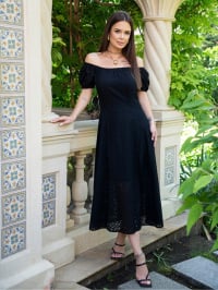 Чорний - Сукня міді ISSA Plus