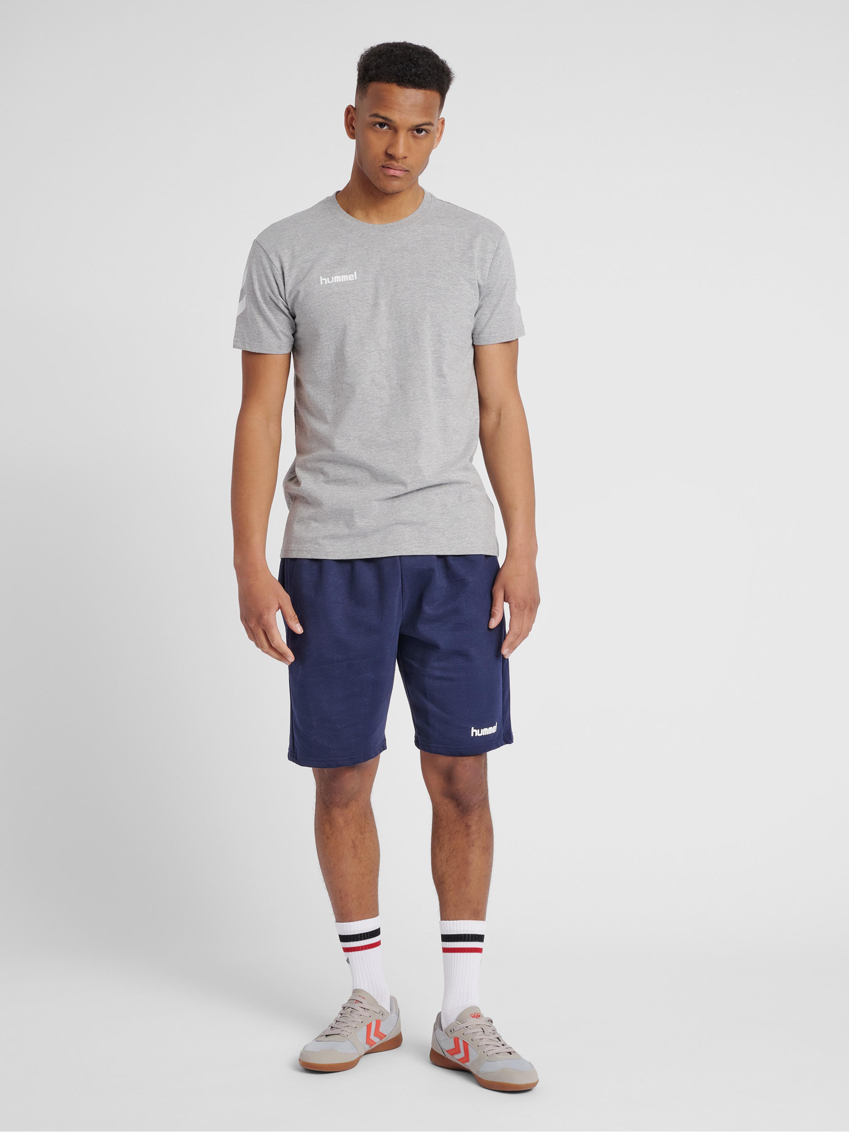 

Hummel ­ Футболки, Сірий