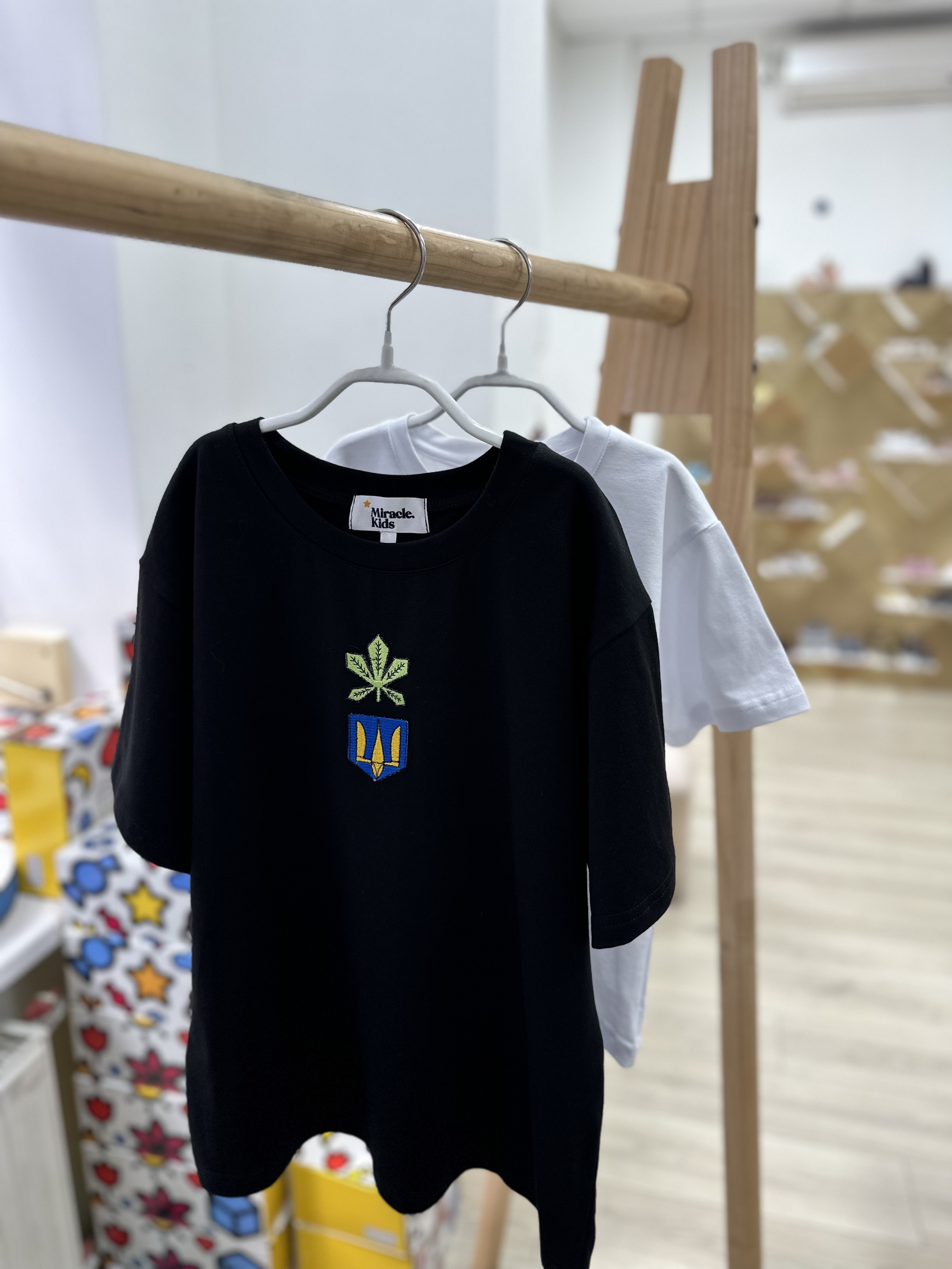 

Miracle ME Футболка (22-02-025) Жіноче, колір - Чорний