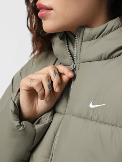 Зимняя куртка NIKE Sportswear Classic Puffer Therma-FIT Loose модель FZ5899-321 — фото 5 - INTERTOP