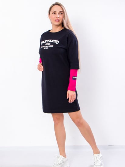 Сукня-футболка Носи своє модель 8230-057-33-malina-chornilxno-sinj — фото - INTERTOP