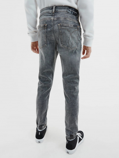 Зауженные джинсы Calvin Klein модель IB0IB00737-1BY — фото 3 - INTERTOP