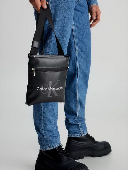 Мессенджер Calvin Klein Monogram Soft Flatpack18 модель K50K511110-BDS — фото 4 - INTERTOP