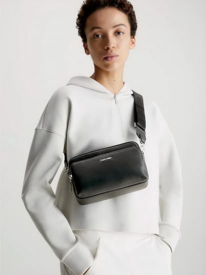 Мессенджер Calvin Klein Must Camera Bag W/Pckt Lg модель K60K608410-BAX — фото 4 - INTERTOP