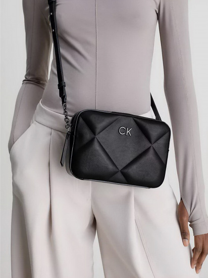 Кросс-боди Calvin Klein Re-Lock Quilt Camera Bag модель K60K610767-BAX — фото 4 - INTERTOP