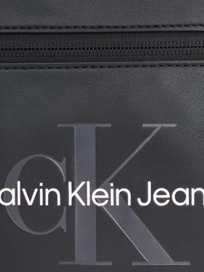Кросс-боди Calvin Klein Monogram Soft Sq Camera Bag18 модель K50K511826-BEH — фото 3 - INTERTOP