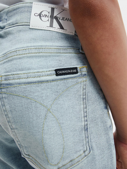 Зауженные джинсы Calvin Klein модель IB0IB00414-1A4 — фото 4 - INTERTOP