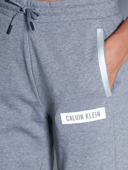 Штаны спортивные Calvin Klein модель 00GWS1P631-077 — фото 8 - INTERTOP