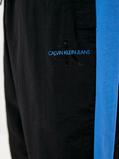 Штани спортивні Calvin Klein Jeans модель J30J318164_BEH — фото 4 - INTERTOP
