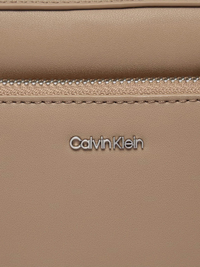 Кросс-боди Calvin Klein модель K60K608410-PFA — фото 4 - INTERTOP