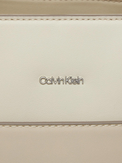 Сумка Calvin Klein модель K60K611454-PC4 — фото 4 - INTERTOP