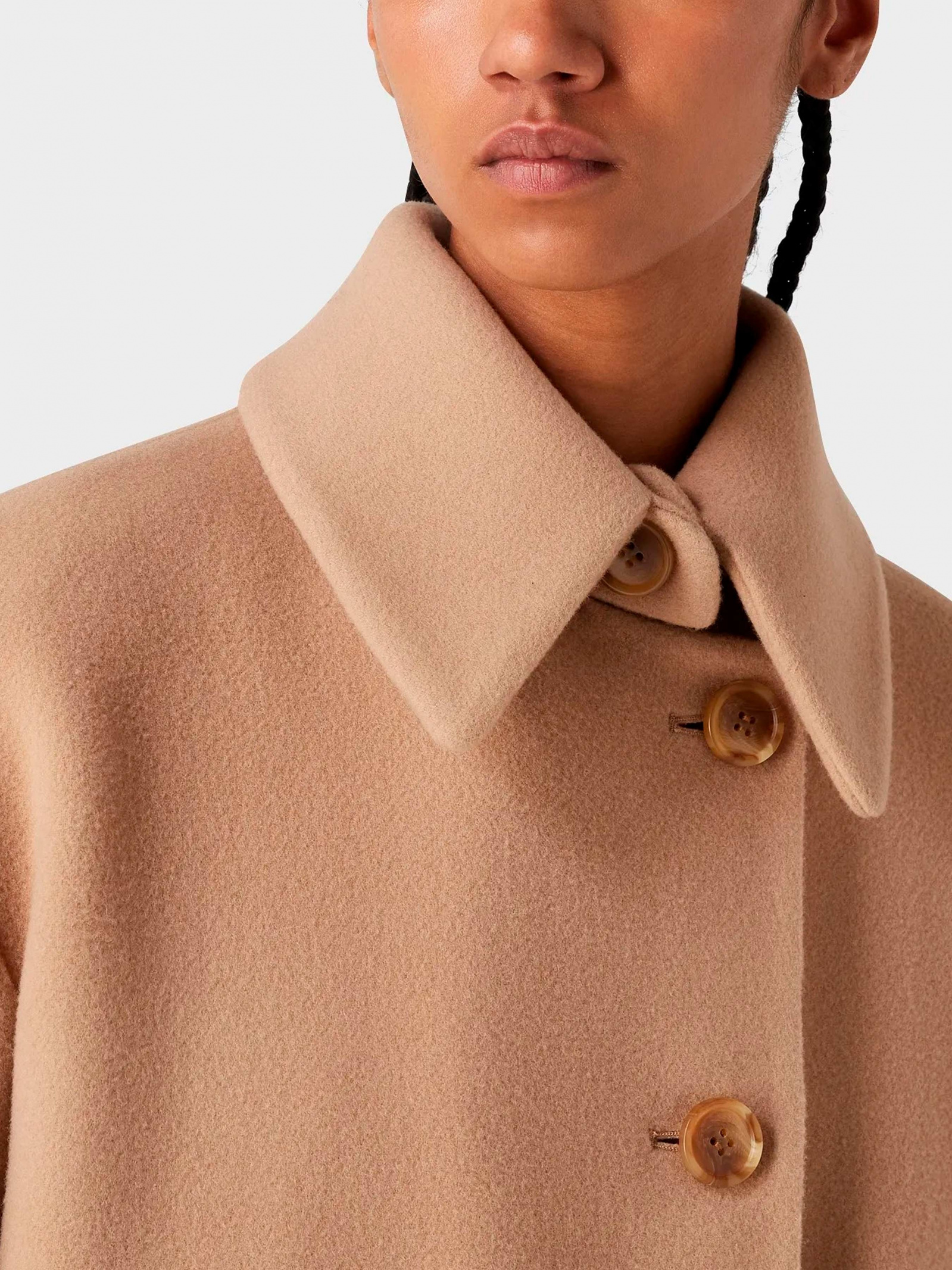 Модный городской стиль: инструкция по ношению пальто Emporio Armani