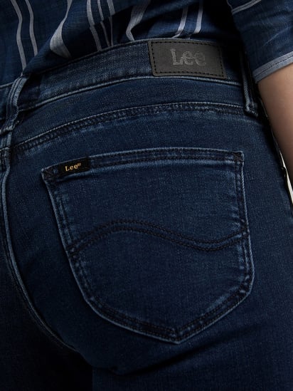 Зауженные джинсы Lee модель L526PHWV_33 — фото 4 - INTERTOP
