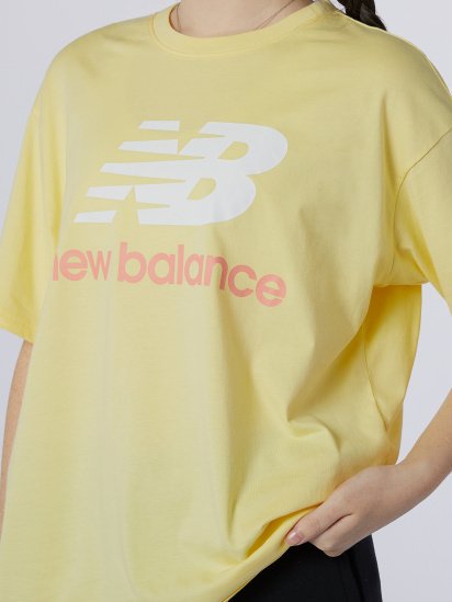 Футболки та майки New Balance Essentials Stacked Logo модель WT03519LHZ — фото 4 - INTERTOP