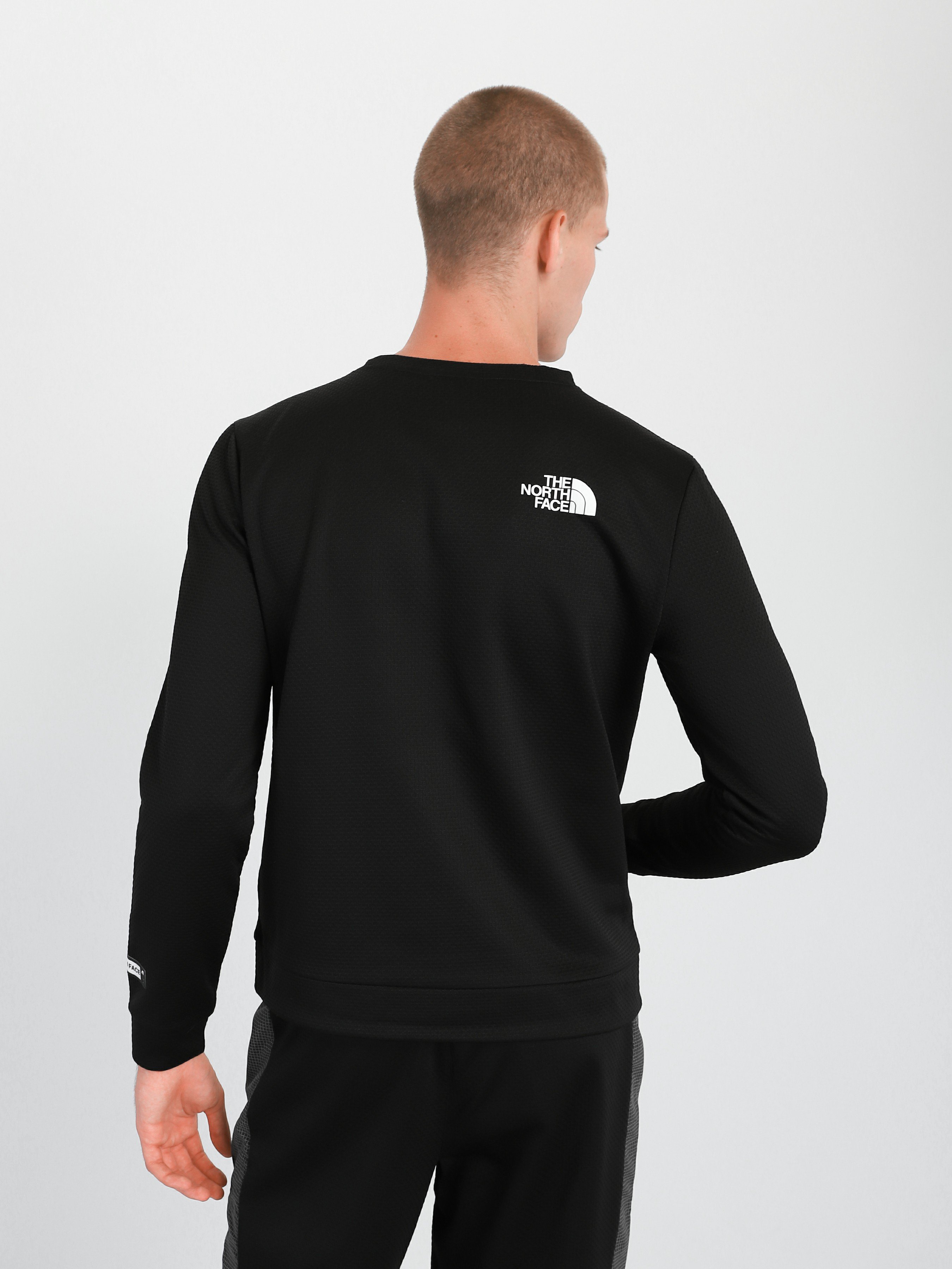 

The North Face Mountain Athletics Світшот (N3502) Чоловіче, колір - Чорний, матеріал - без підкладки