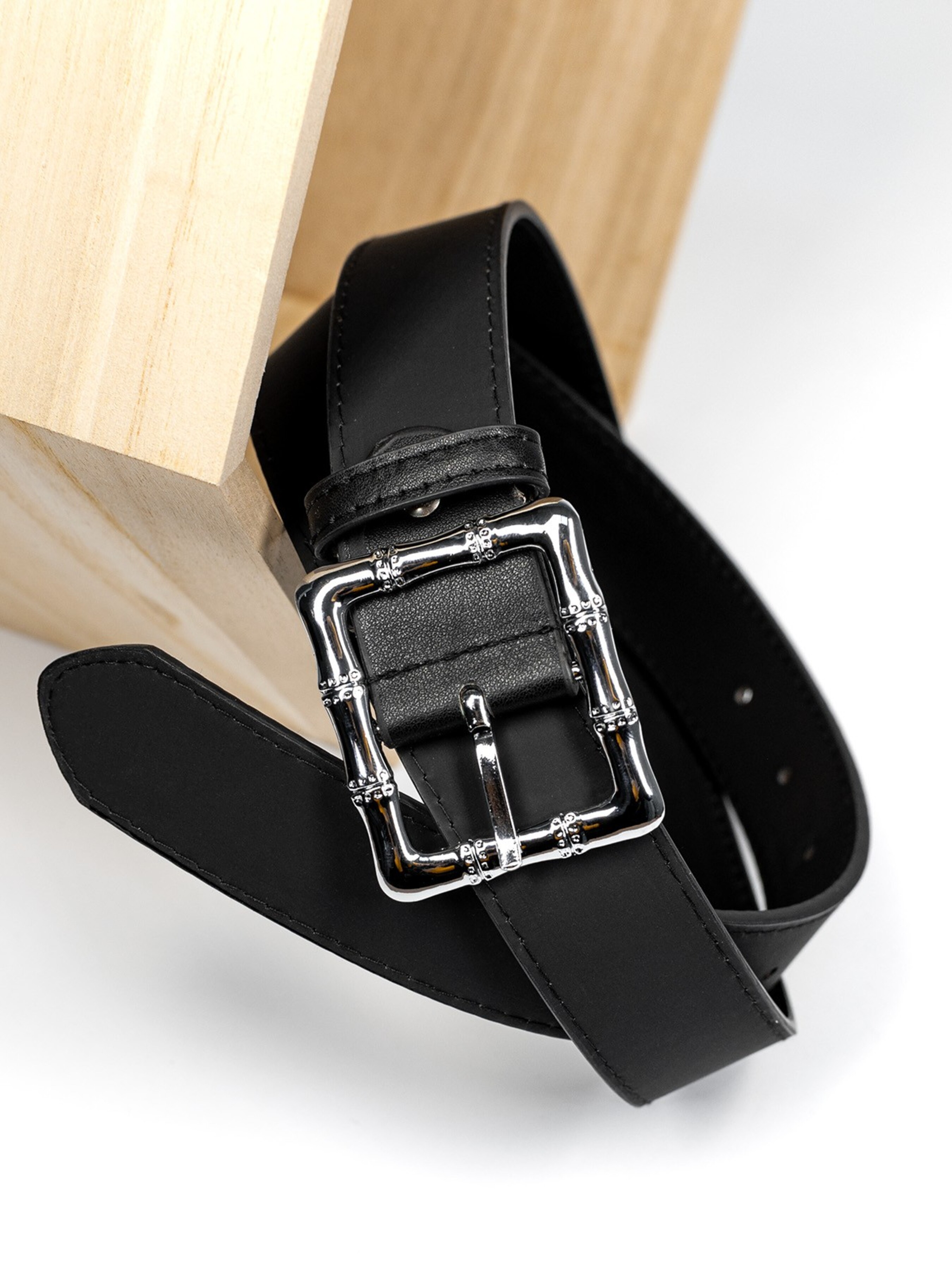 

ISSA Plus Ремень (R1-148_black) Женское, цвет - Чёрный, материал - Искусственная кожа