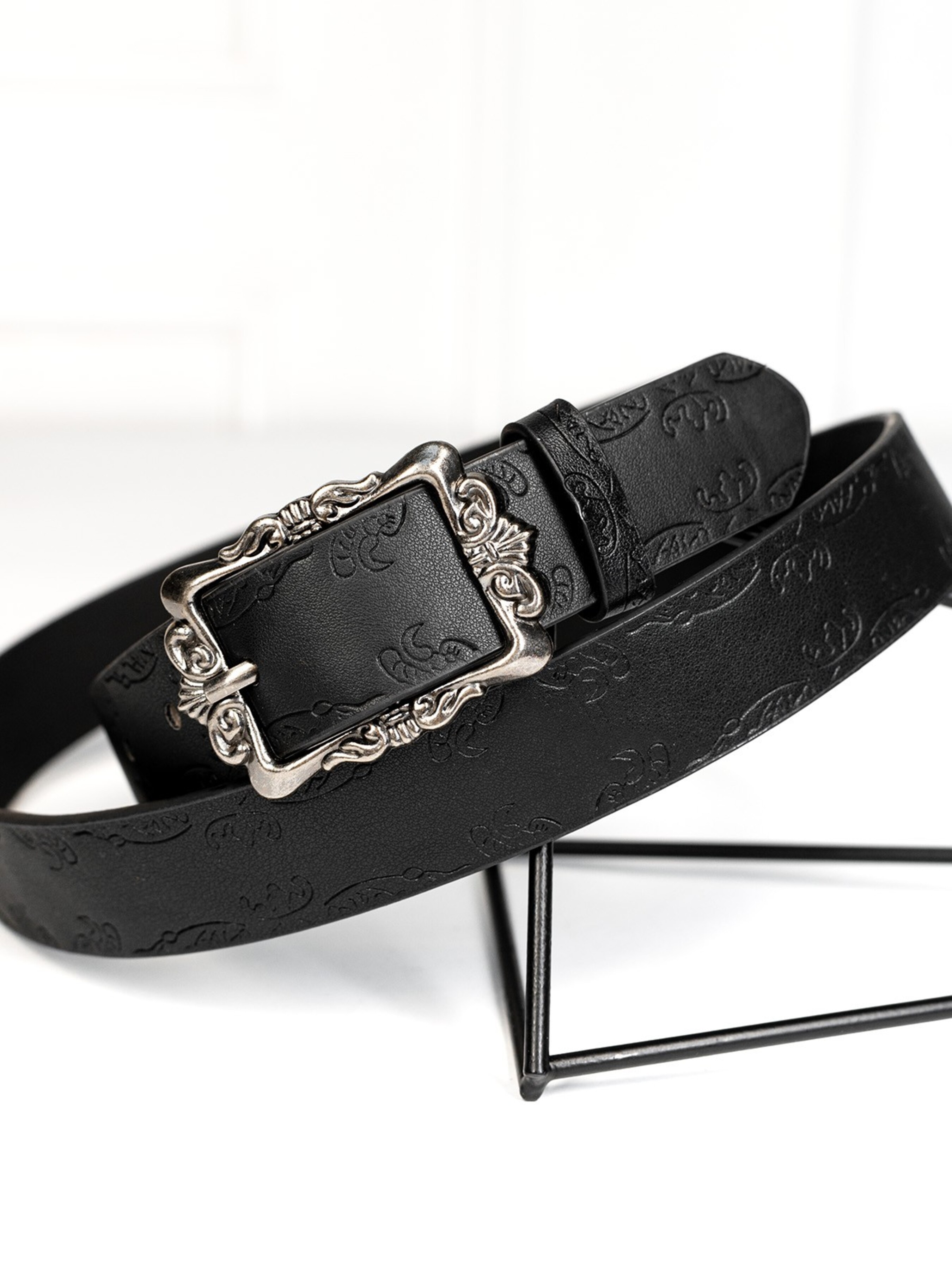 

ISSA Plus Ремінь (R1-150_black) Жіноче, колір - Чорний, матеріал - Штучна шкіра