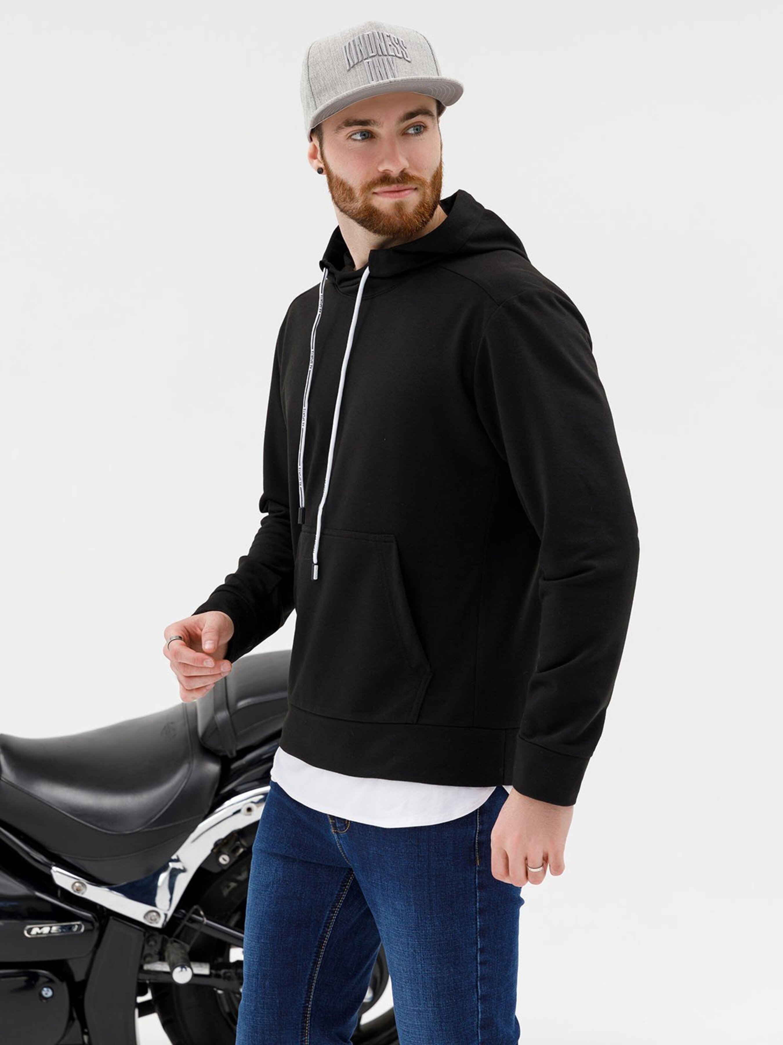 

ISSA Plus Худі (SG-17_black) Чоловіче, колір - Чорний, матеріал - Без підкладки