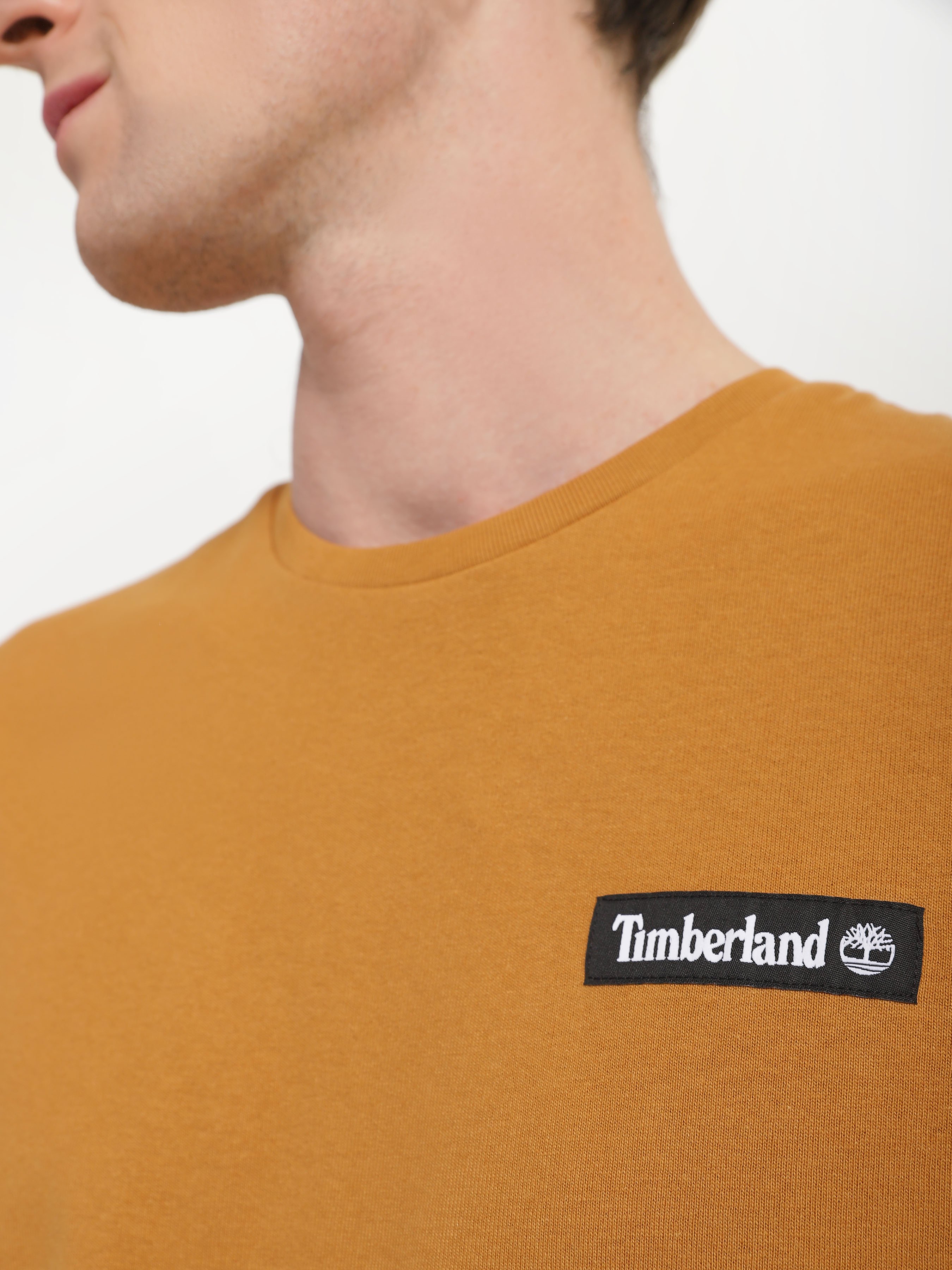 

Timberland SS Heavy Weight Woven Badge Футболка (TH7081) Мужское, цвет - Жёлтый