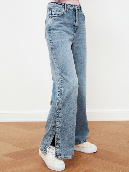 Расклешенные джинсы Trendyol Wide Leg модель TWOSS21JE0332/Mavi — фото - INTERTOP