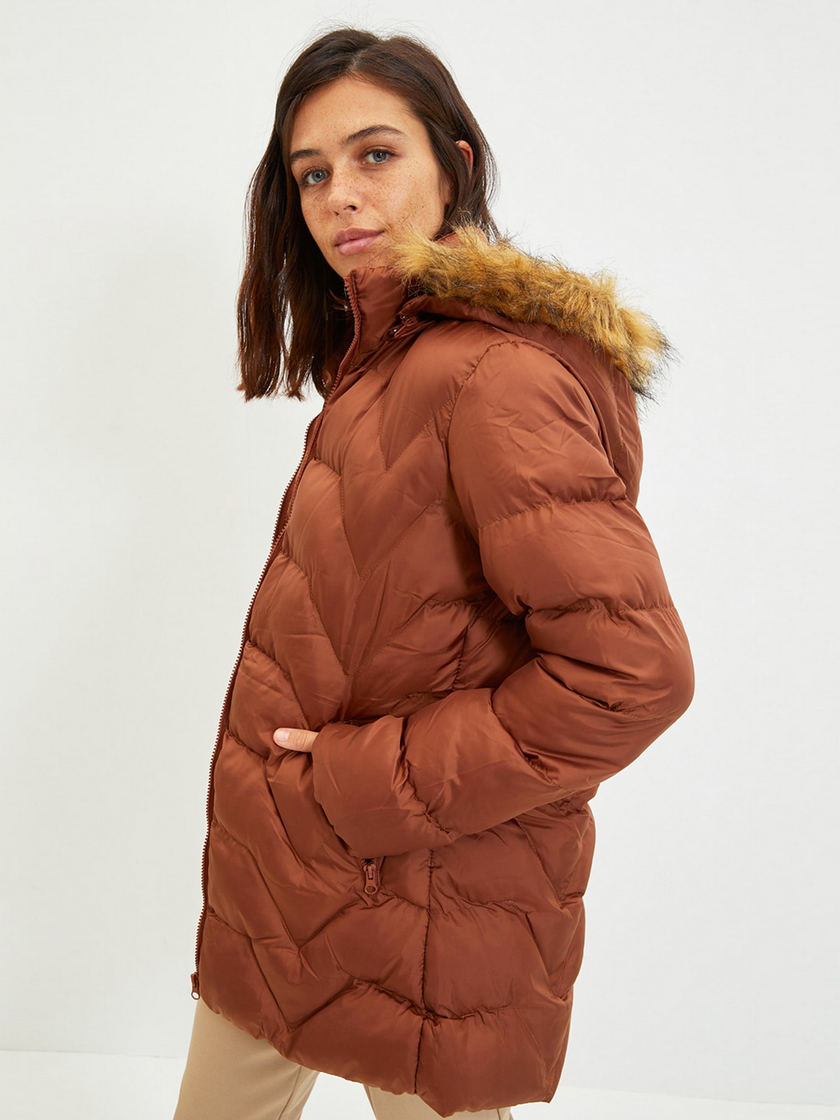 Trendyol Oversize Ribana Detailed Inflatable Coat TWOAW22MO0002