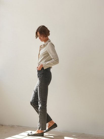 Зауженные джинсы Trendyol модель TWOAW23JE00353/Siyah — фото 3 - INTERTOP