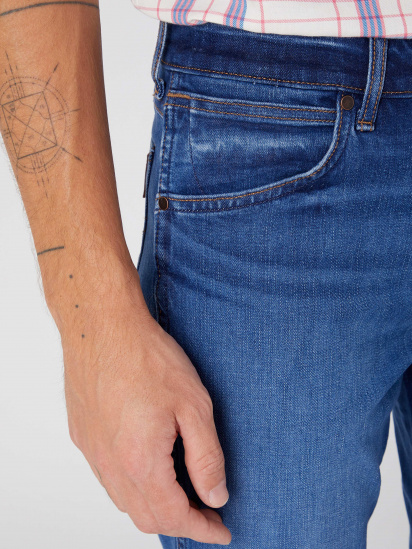 Прямые джинсы Wrangler модель W15QYI23A_32 — фото 4 - INTERTOP