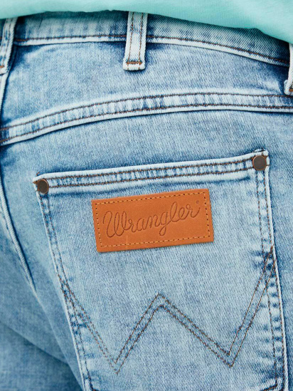 Зауженные джинсы Wrangler модель W18SYJZ53_32 — фото 4 - INTERTOP