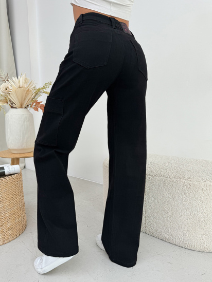 Расклешенные джинсы ISSA Plus модель WN20-590_черный — фото 4 - INTERTOP