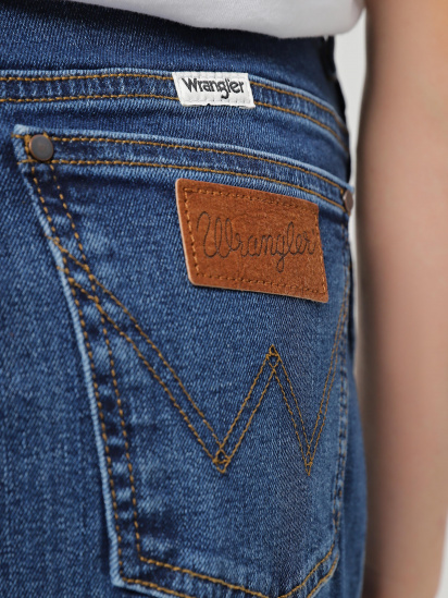 Прямые джинсы Wrangler Mom Relaxed модель 112339502 — фото 4 - INTERTOP