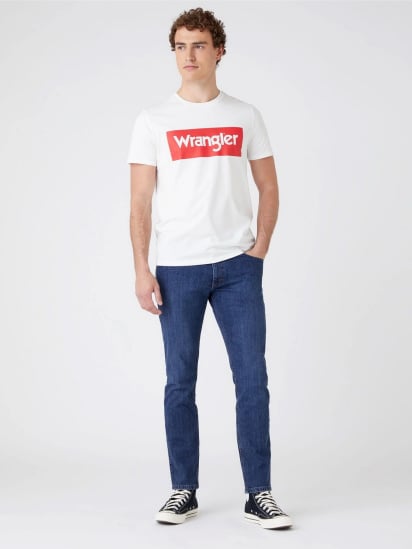Прямые джинсы Wrangler Slim модель W10LM6098 — фото 3 - INTERTOP