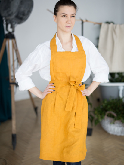 GNIZDO ­Фартух-сукня з льону в кольорі "Шафран" модель LAD-011 — фото 3 - INTERTOP