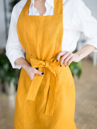 GNIZDO ­Фартух-сукня з льону в кольорі "Шафран" модель LAD-011 — фото - INTERTOP